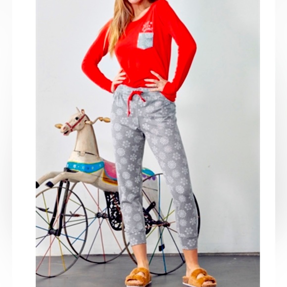 Christmas Pajamas Set - Picture 1 of 9